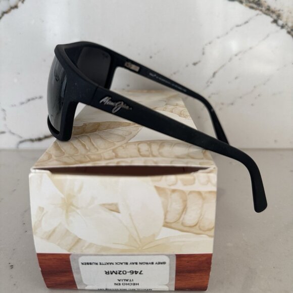 Maui Jim BYRON BAY Polarized Sunglasses 746-02MR Matte Black Rubber Neutral Grey - Picture 6 of 8